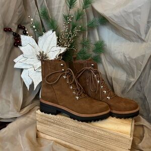 Brand new never worn , brand Nine West , size 8.5 US